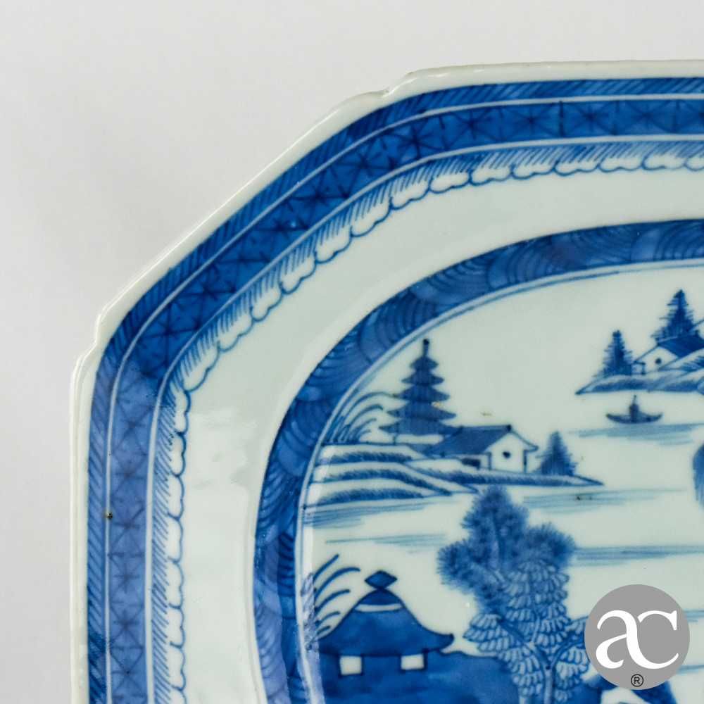 Travessa porcelana China, decoração Cantão período Qianlong séc. XVIII