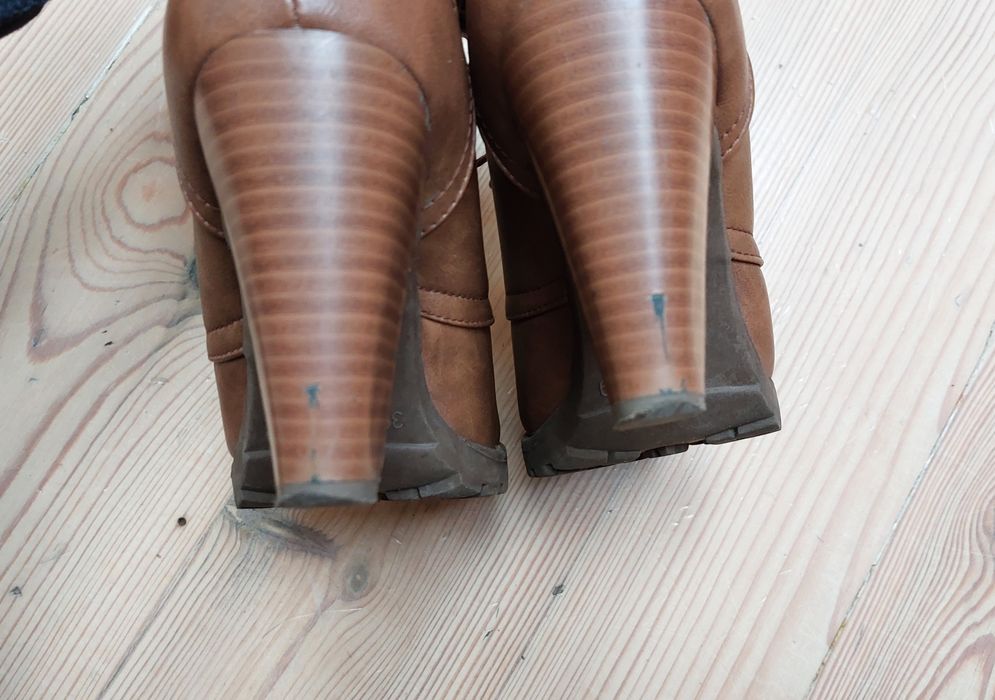 Botki karmelowe, ocieplane  rozm. 39