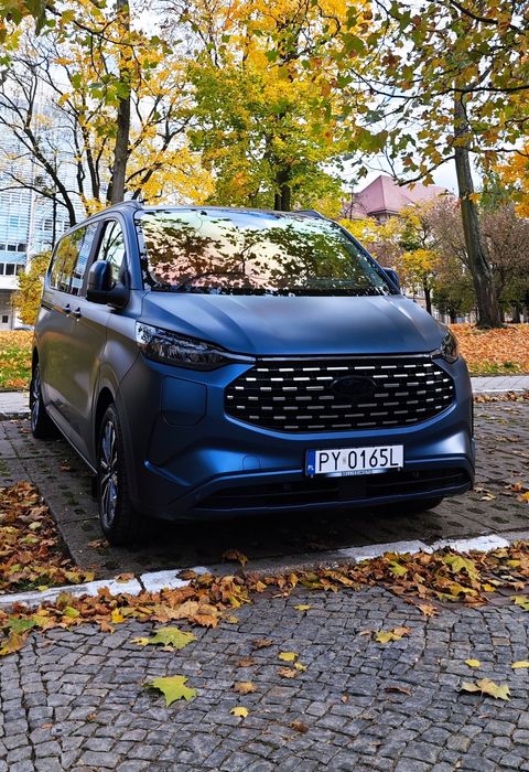 Profesjonalny przewóz 7 osób nowym hybrydowym busem / vanem Poznań