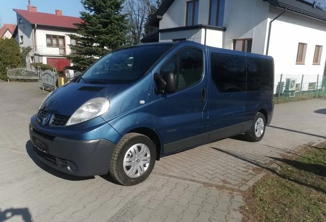 Renault Trafic 2.5 dCi 150 FAP Passenger