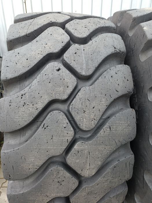 23,5R25 Good Year Rt50 Wozidło Ładowarka Fadroma 23.5-25 23,5 KOMPLET