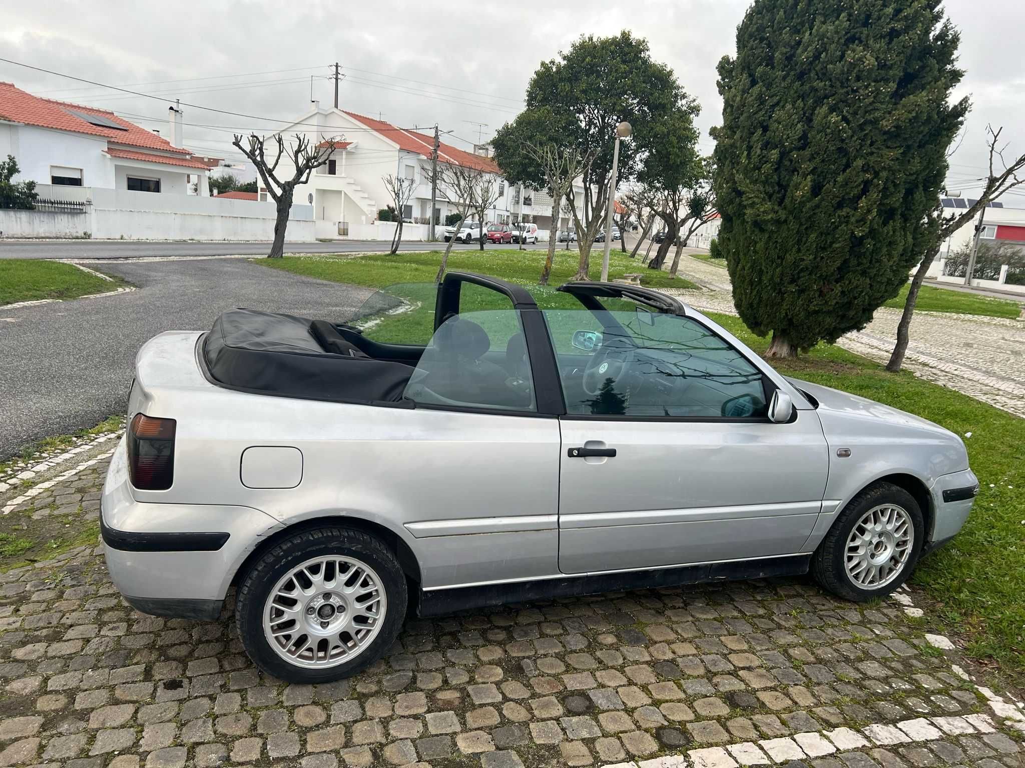 VW Golf Cabrio cinza