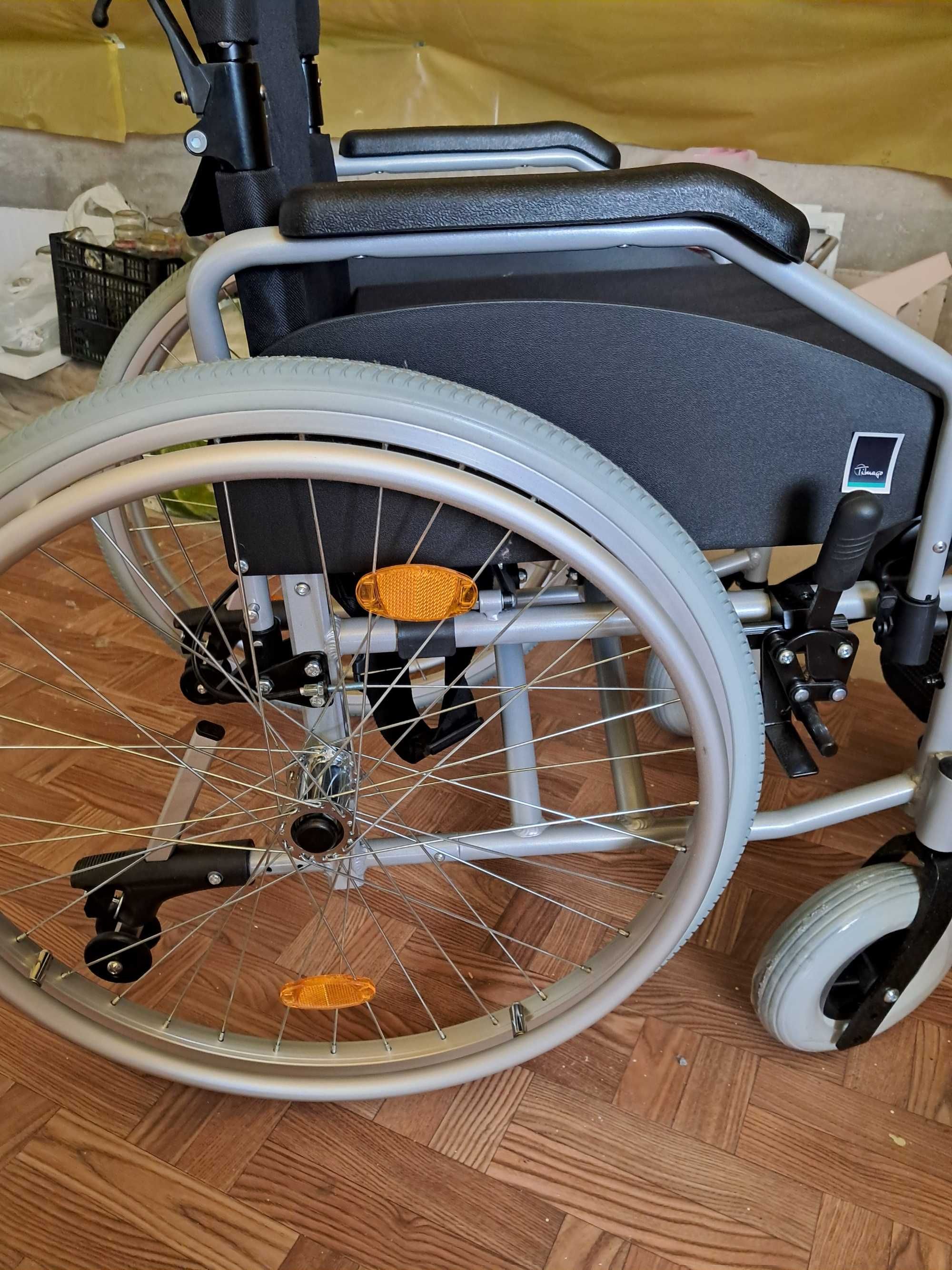 Wózek inwalidzki aluminiowy nowy nie używany.