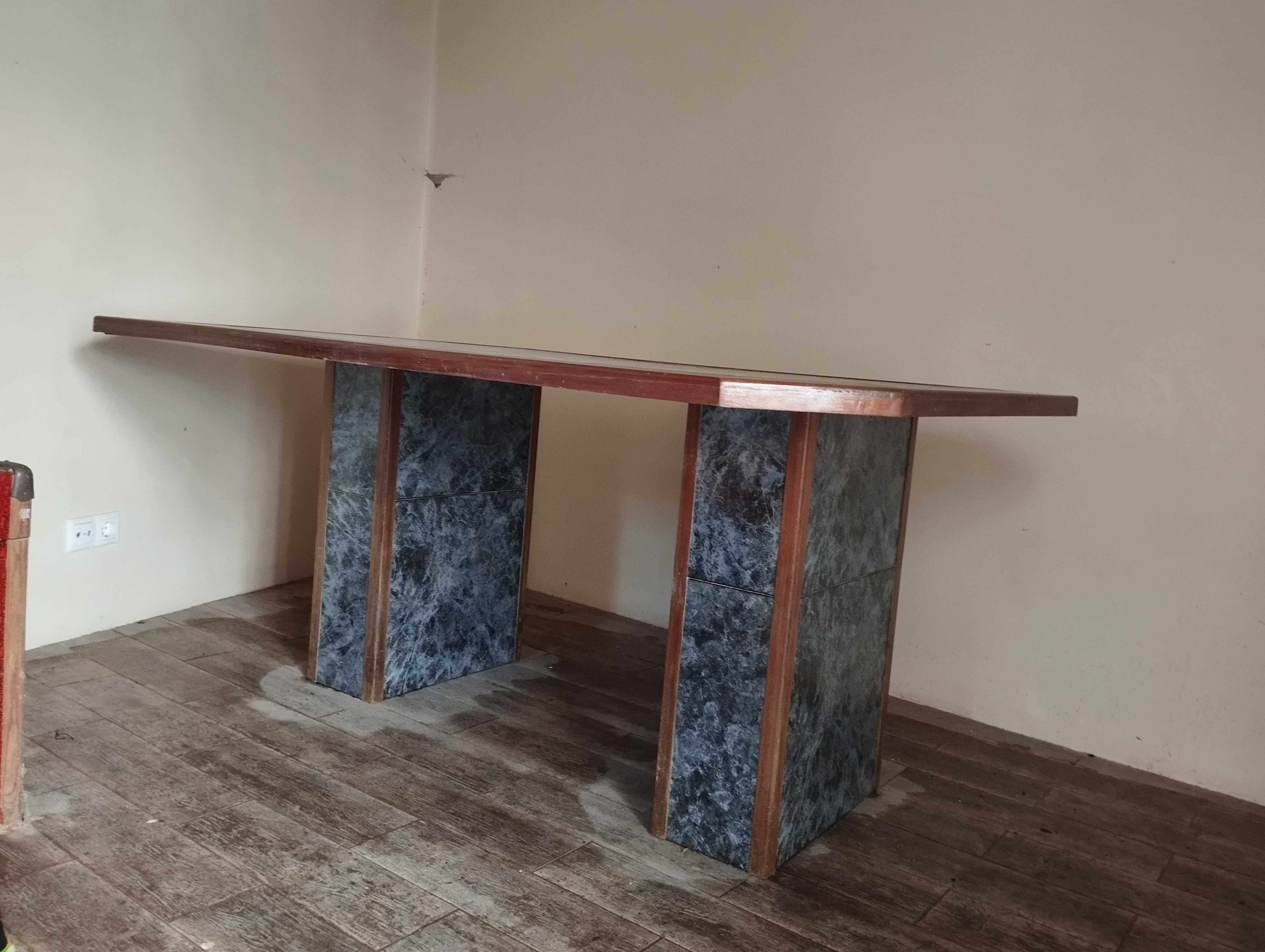 Mesa grande, robusta e duradoura
