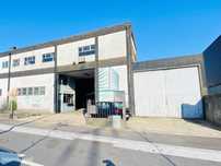 Armazém industrial/ comércio / serviços com 1.200m2 junto à Estação...