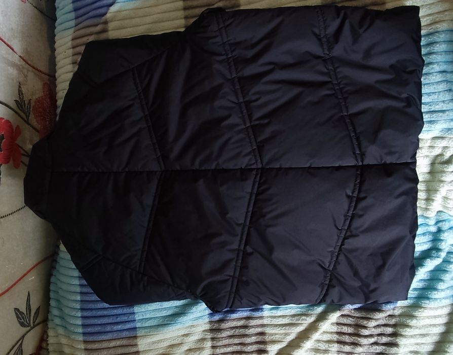 Продаю Зимову курточку Staff