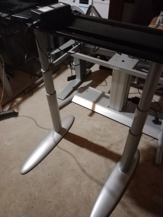 Elektrycznie podnoszony stelaż ( stabilny i mocny)