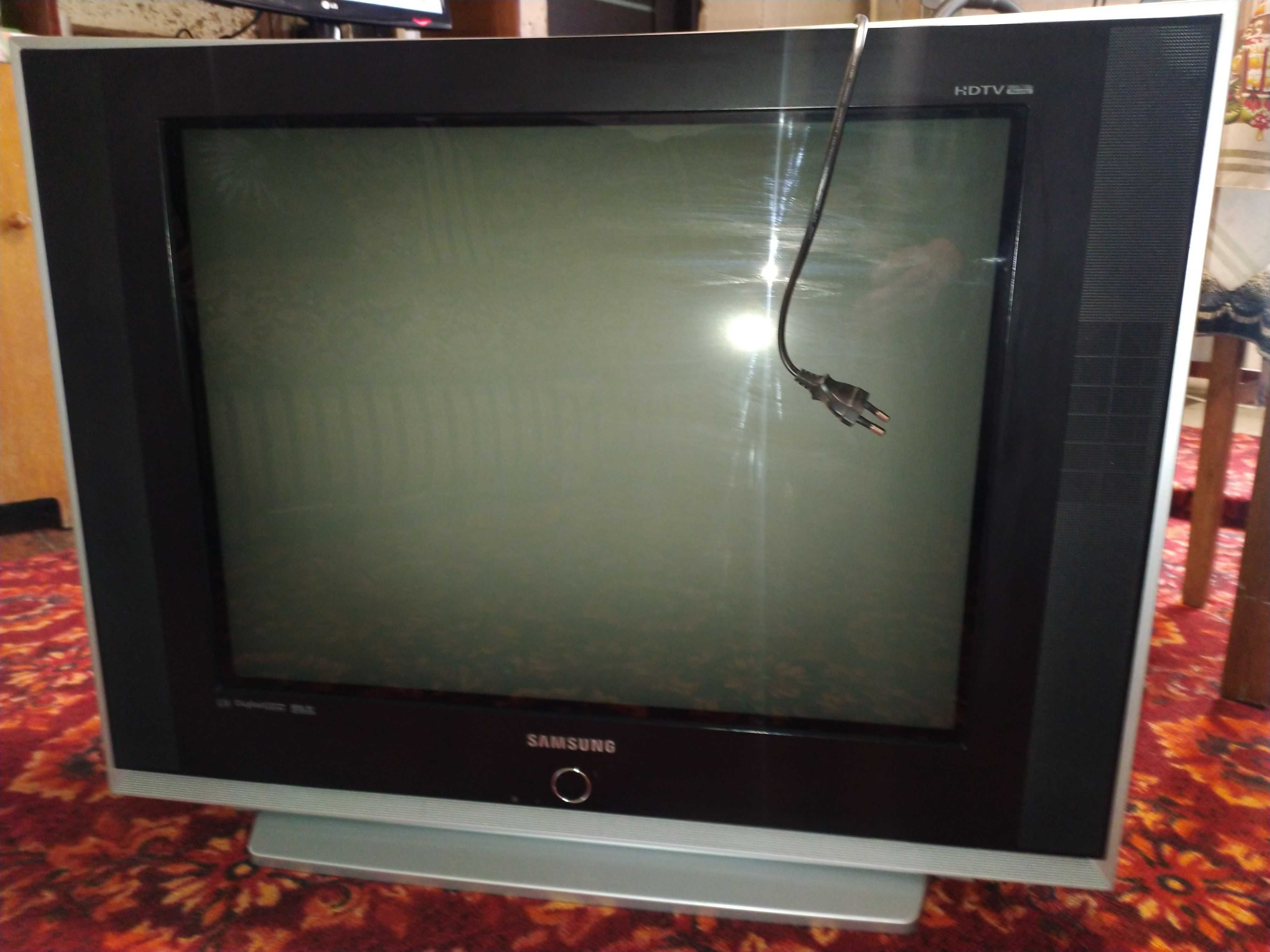 Телевизор Самсунг диагональ 29 дюйма или 72 см.