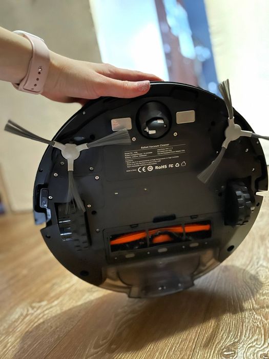 Робот-пилосос ABIR K30 з самоочищенням, лазерною навігацією та вологим