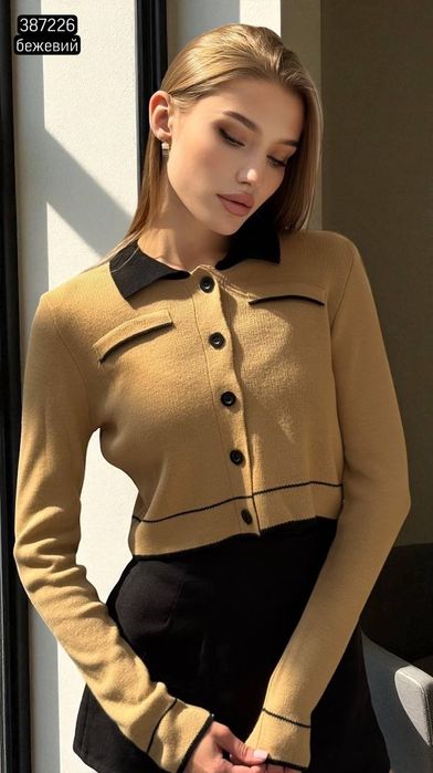 Кофта жіноча укорочена