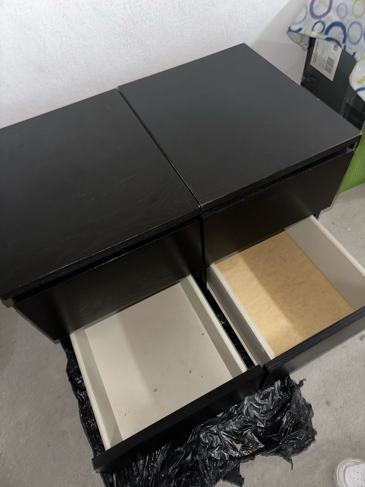mesinhas de cabeceira em preto