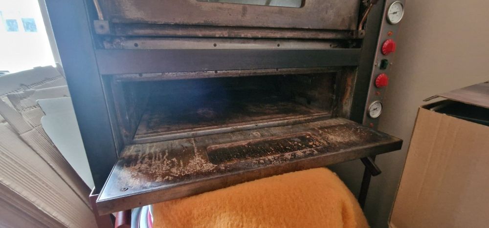 Piec do pizzy 2 komorowy wraz z podstawką