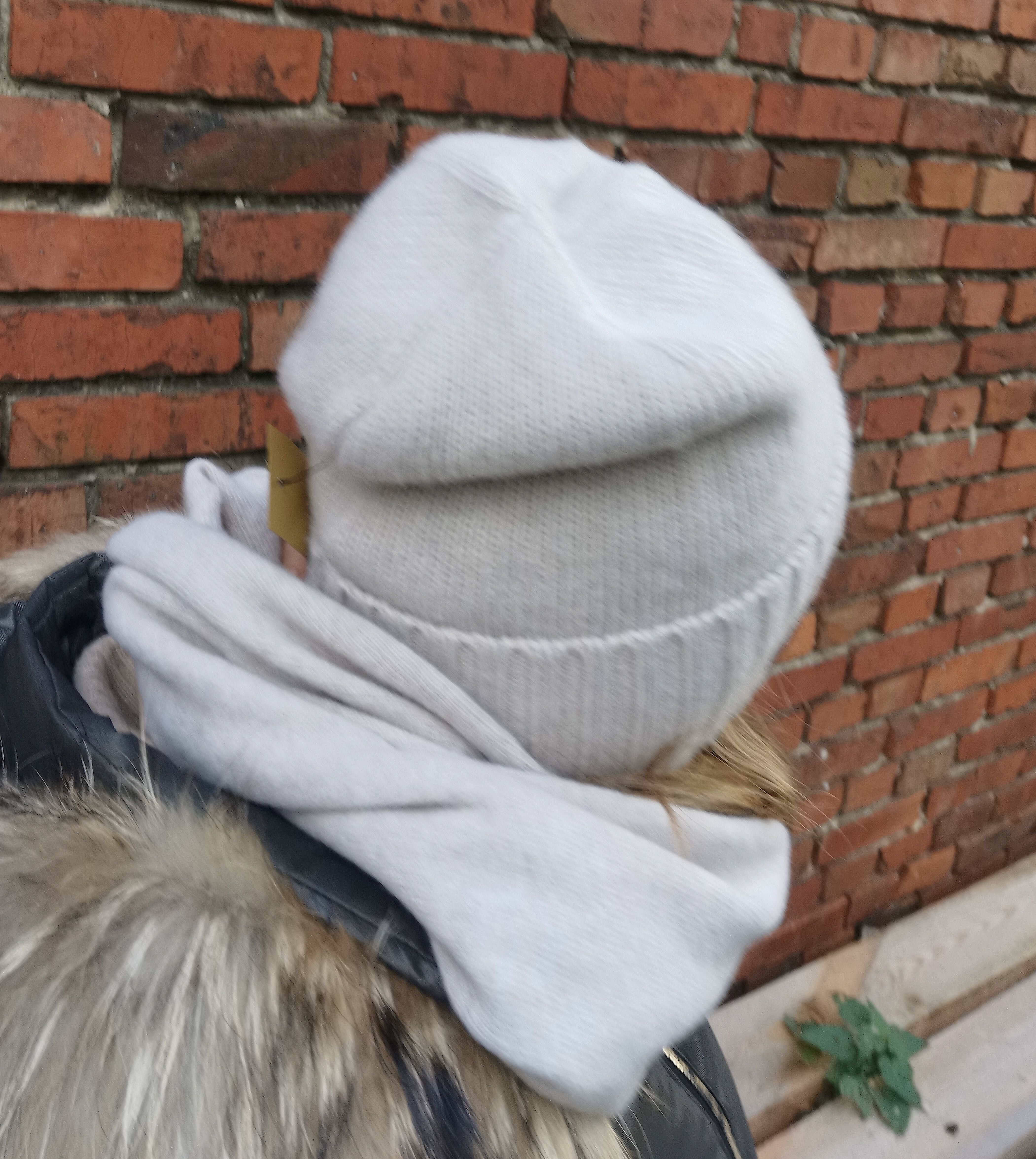 Nowa zimowa czapka jasny beż Kaszmir merino