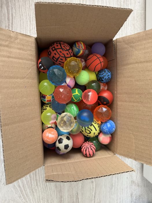 Pileczki kauczukowe male i duze 65 sztuk