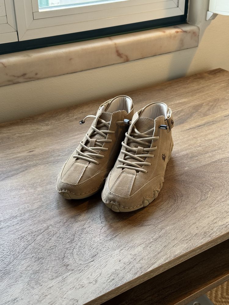 Sapatos novos confortáveis
