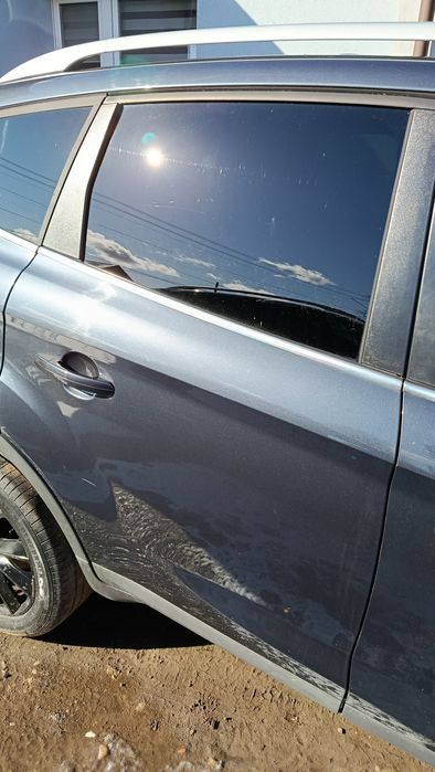 Ford Kuga MK1 2008 rok drzwi prawy tył h8