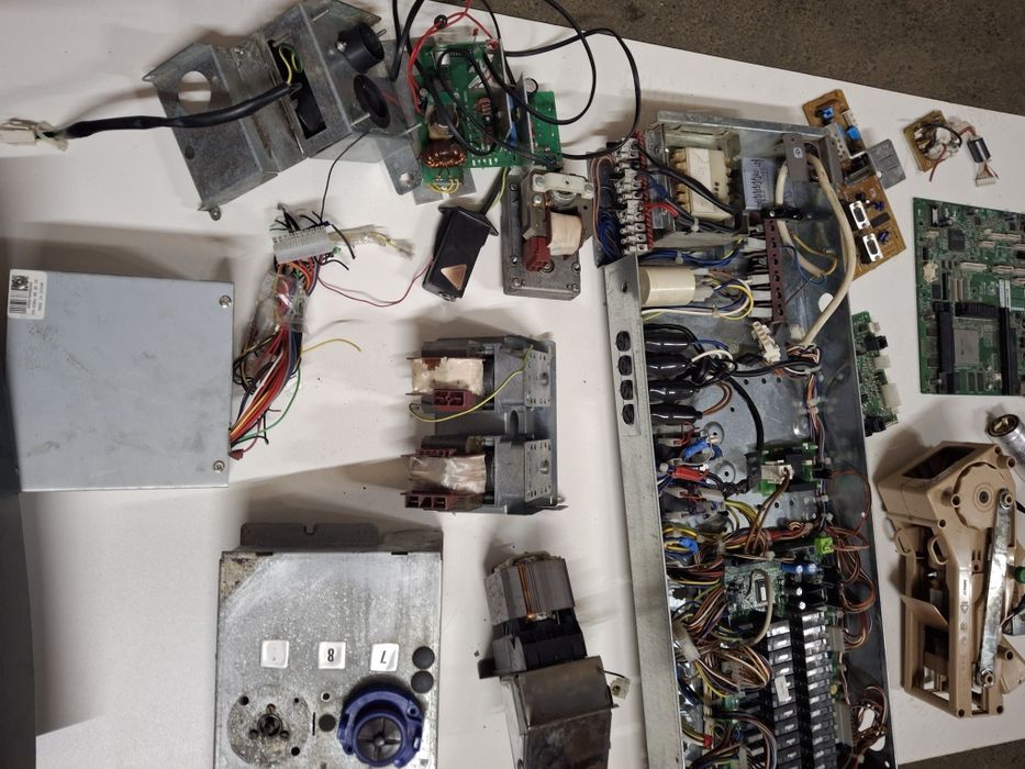 Продам запчастини до кофемашиниKOBALTO  стан все робоче звертайтесь