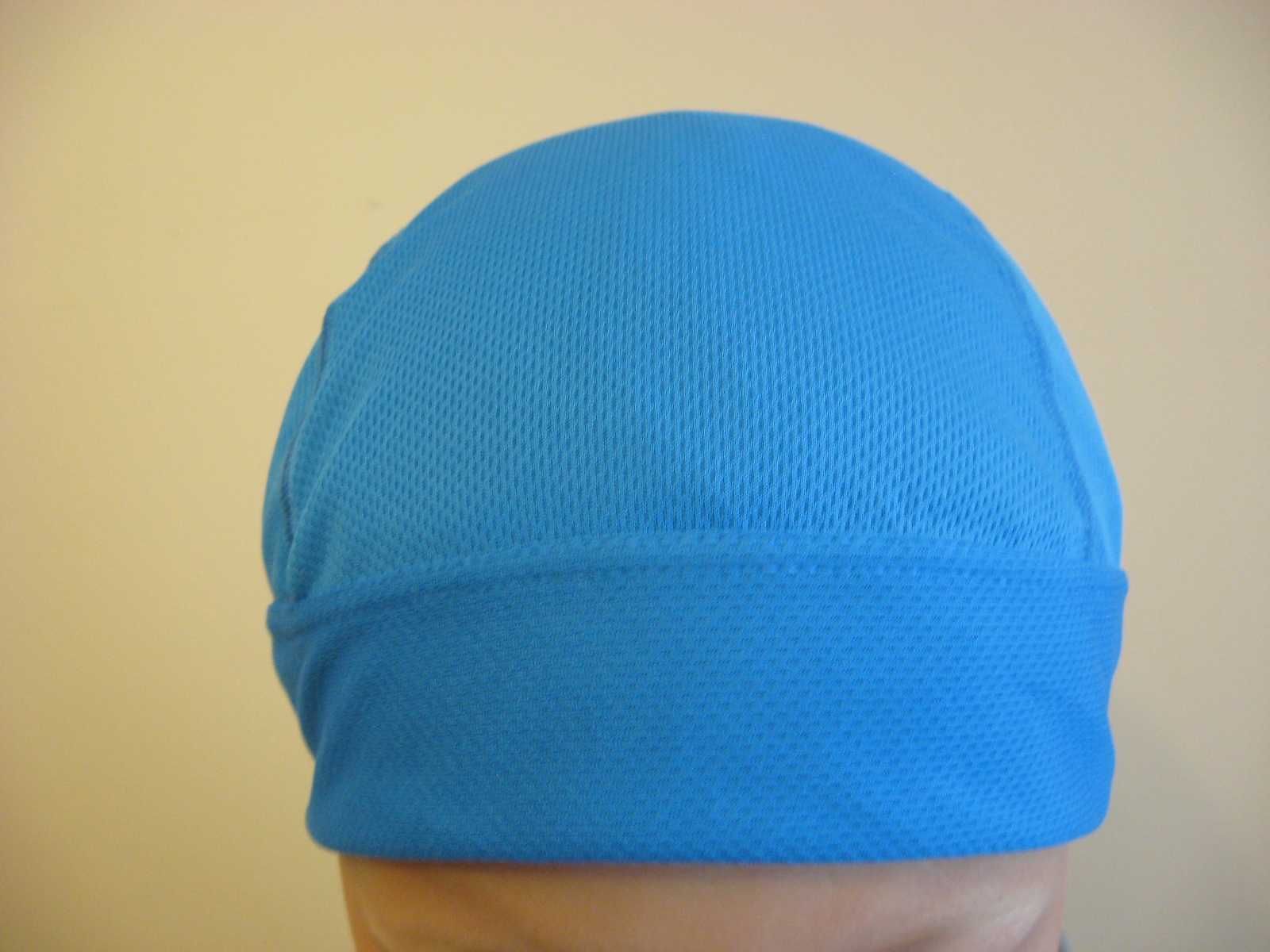 Chusta, bandana na rower pod kask