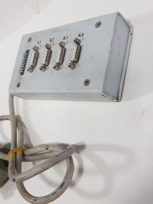 Разветвитель с четырьмя 9-контактными разьемами D-sub (DB9)