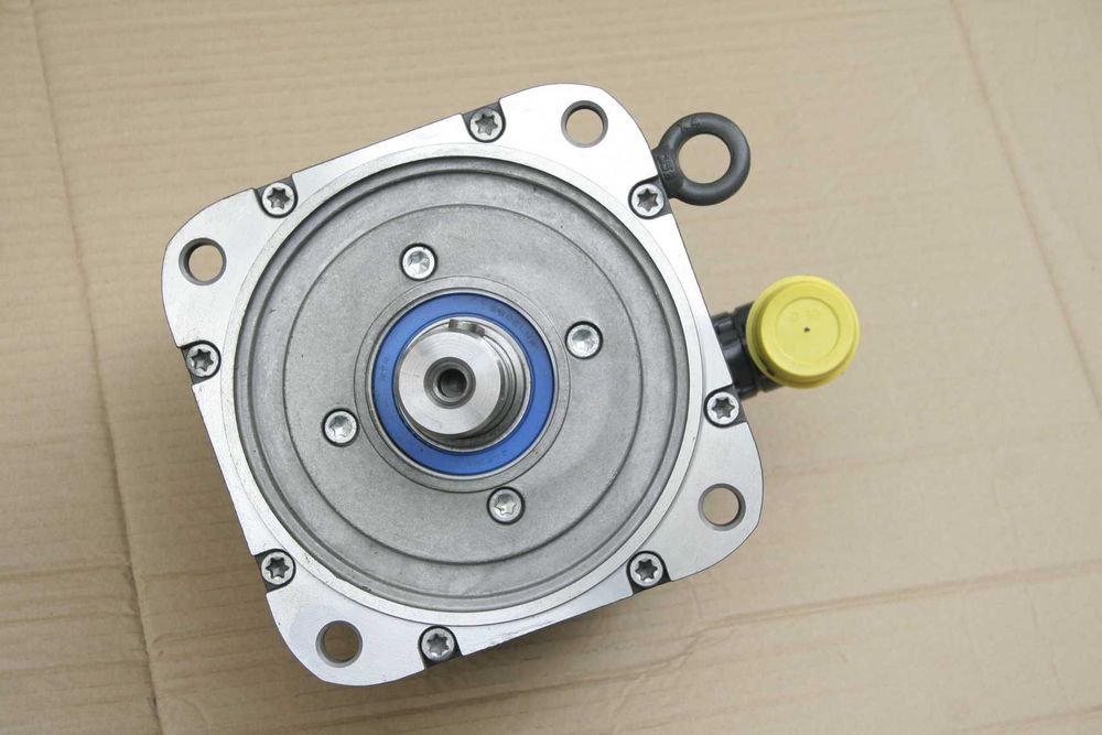 mocny trójfazowy serwomotor SIEMENS z enkoderem max. 5000 obr./min