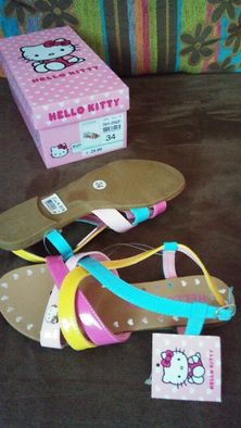 Buciki rozm.34 sandałki Hello Kitty wkładka 22,5cm