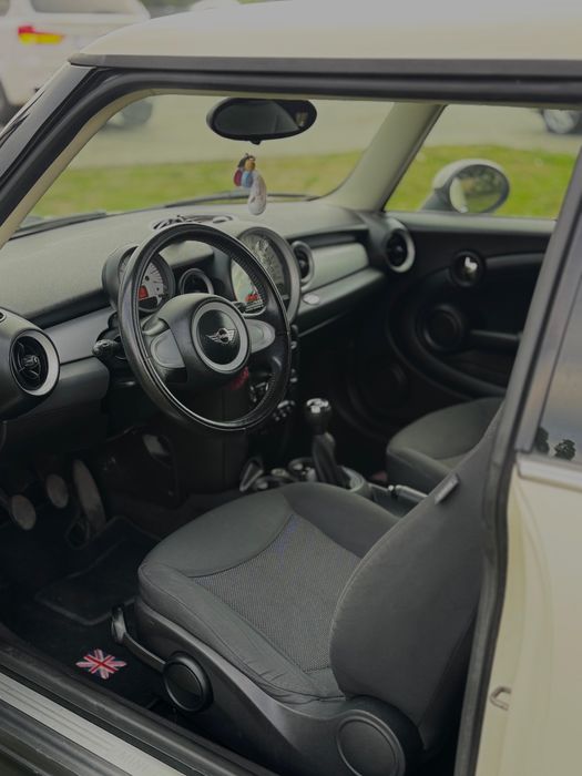 Mini One R56 1.6 benzyna 75KM doinwestowany zadbany