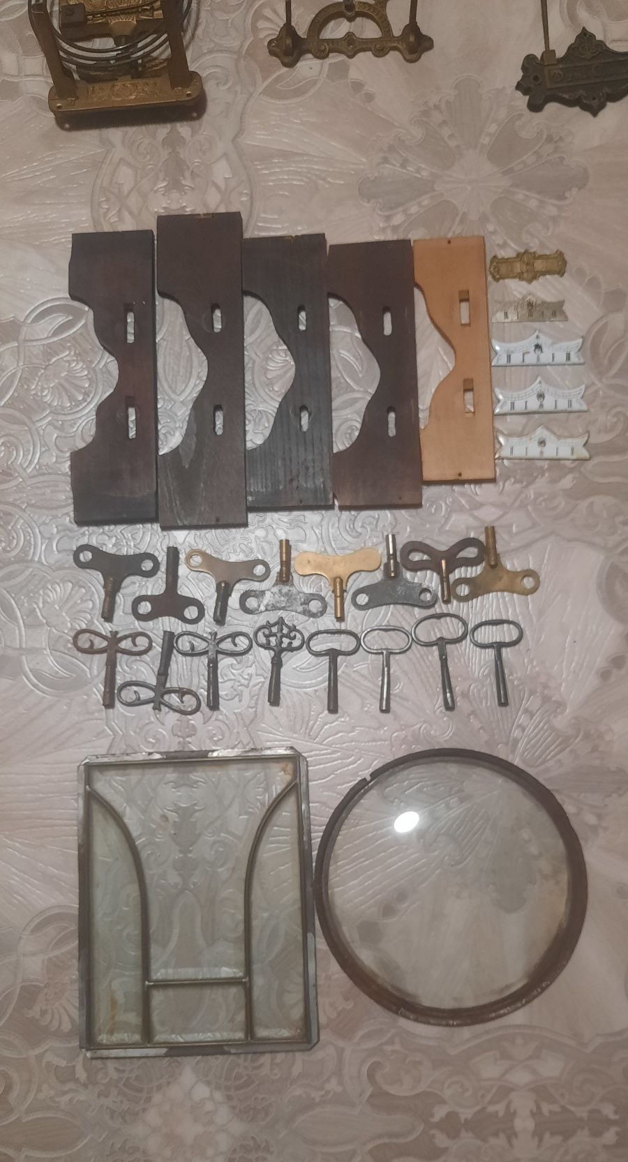 Циферблати та механізми Gustav Becker від 14,5 до 21см.