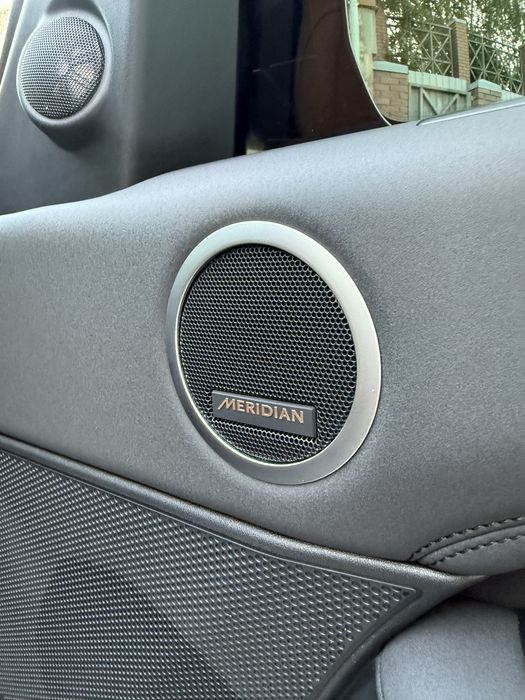 Land rover discovery 5