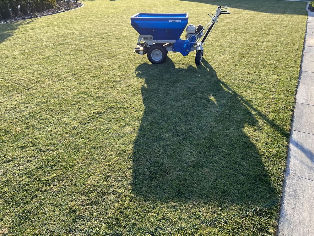 Profesjonalne piaskowanie trawnika, top dressing trawnika, EcoLawn