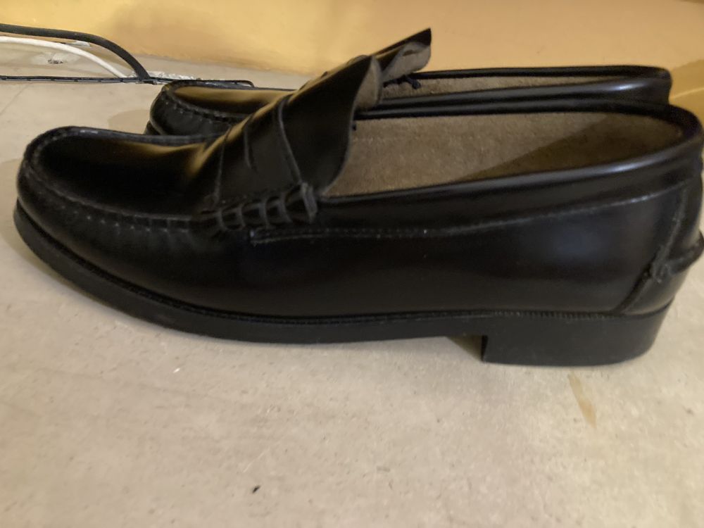 Sapatos pretos n 42 com sola em couro