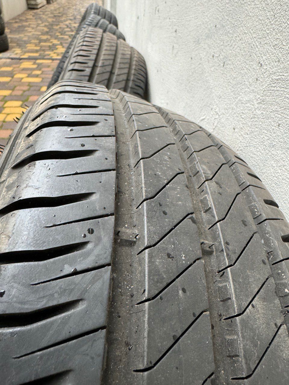 Michelin Agilis3 215 65 16с