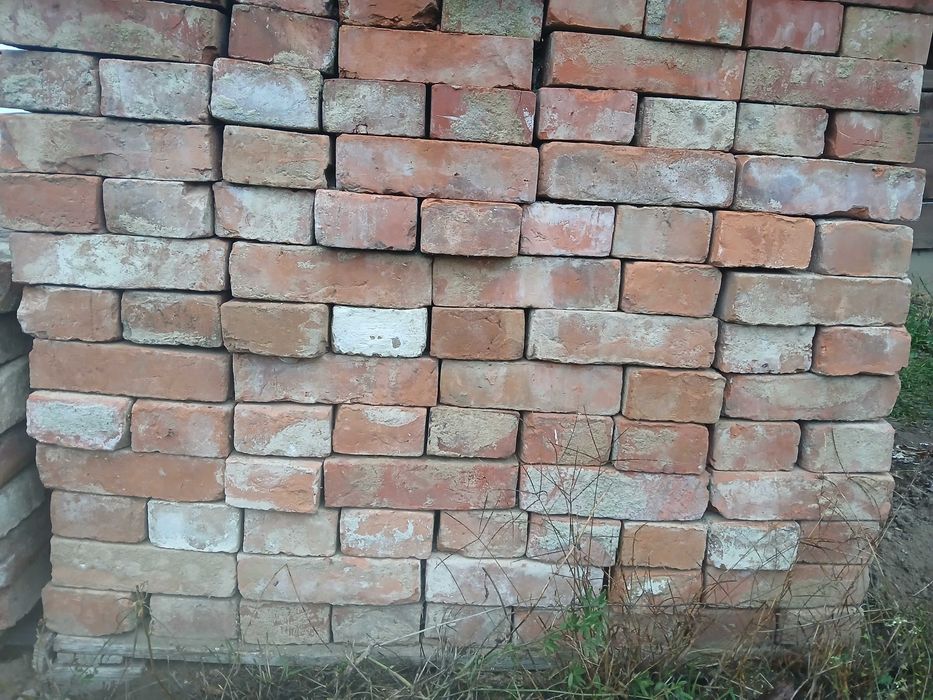 Cegła pełna rozbiórkowa oczyszczona