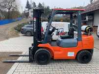 Wózek widłowy Toyota 02-7FGF30, 3t, LPG, 2002r, Triplex 4,3m, Automat