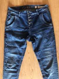 Продам женские джинсы  стрейчевые б/у