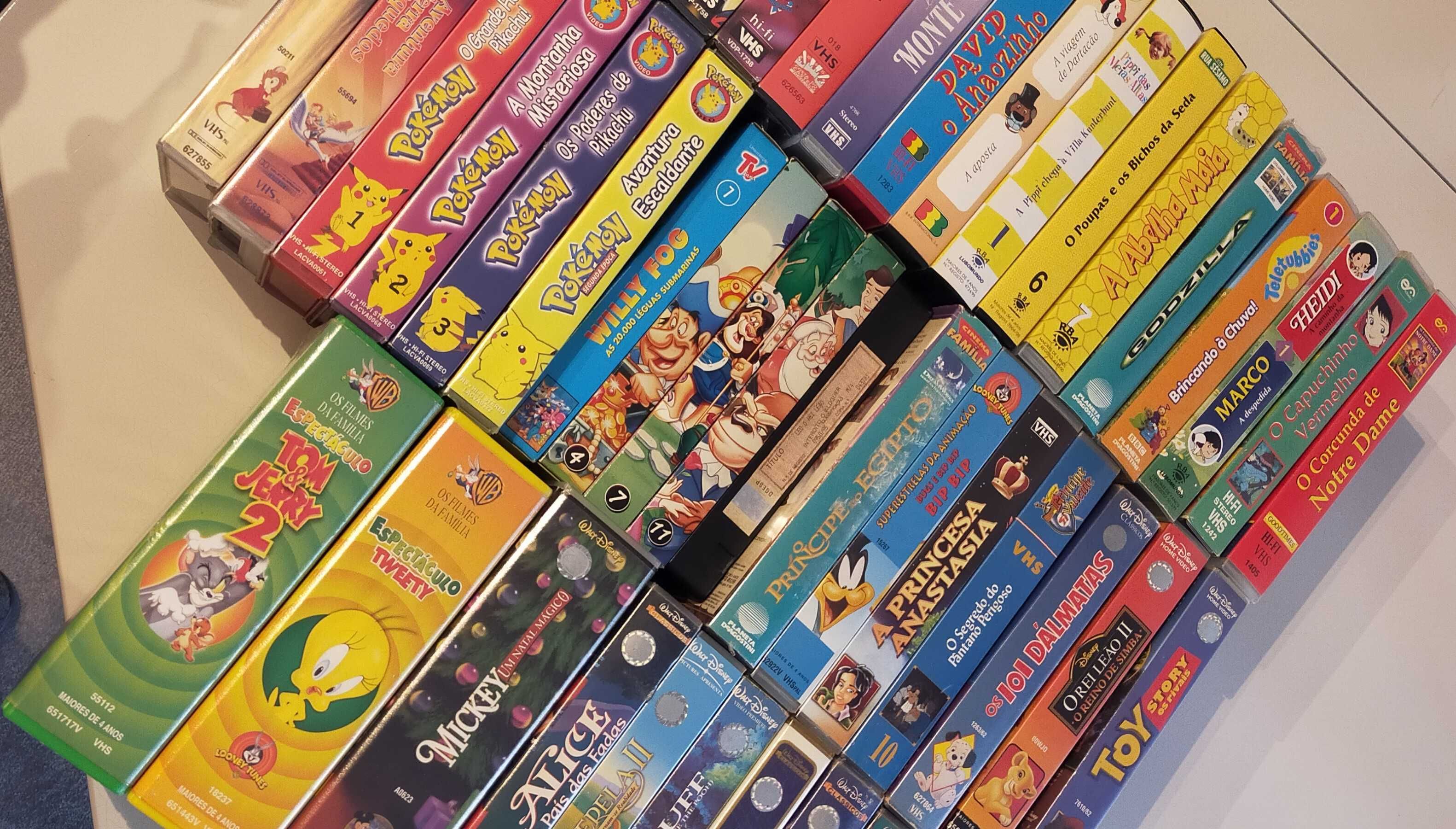 Cassetes de filmes diversos – Disney, Looney Tunes, Teletubbies, Conto