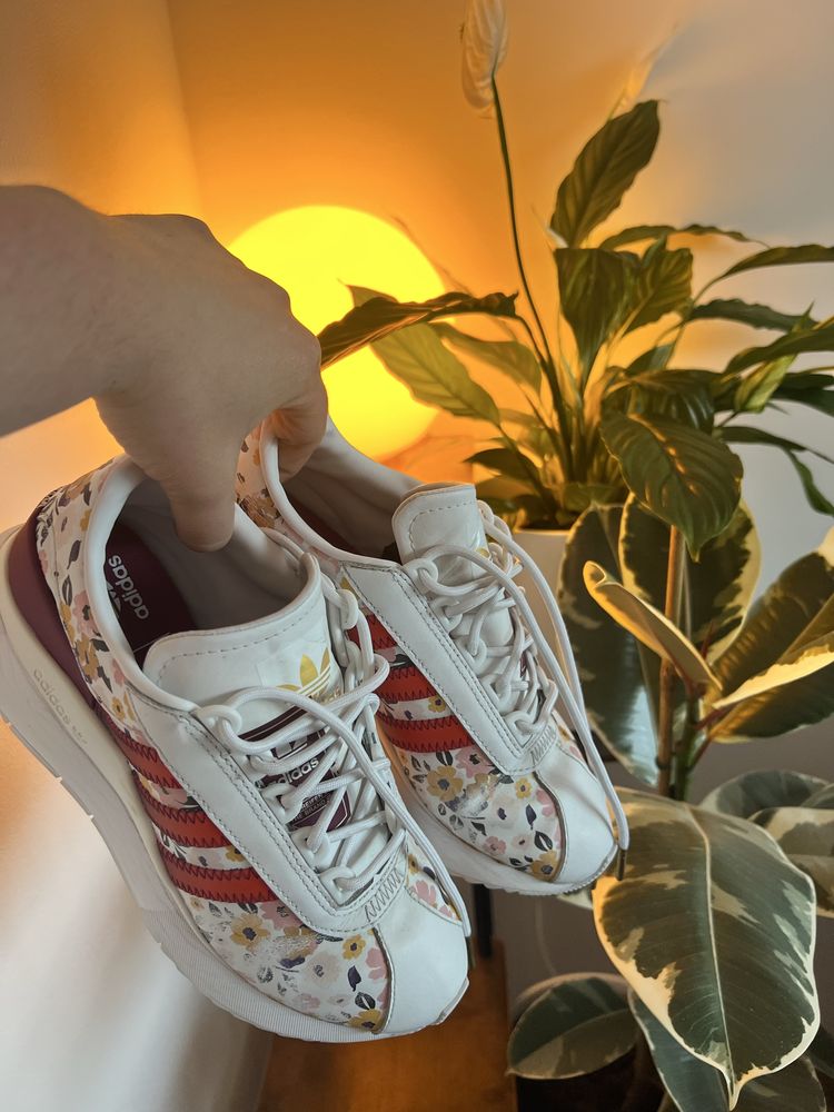 Buty Adidas Originals SL Andridge kolorowe w kwiaty hippie