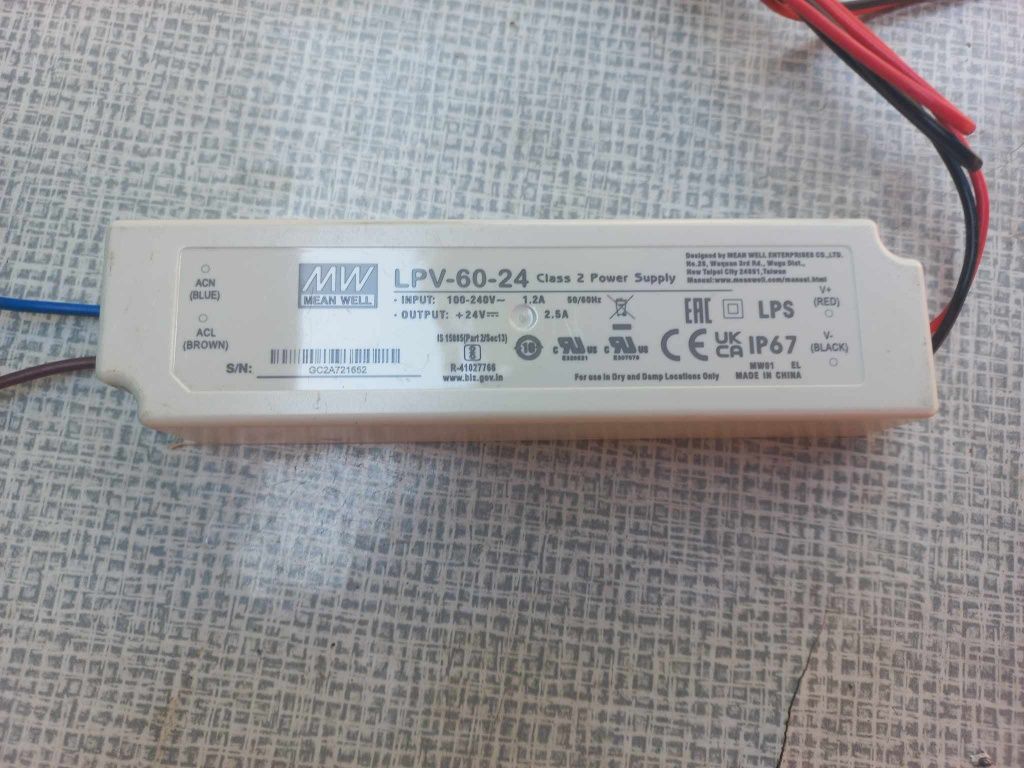 Sprzedam zasilacz led LPV-60-24 24V 2,5A 60W