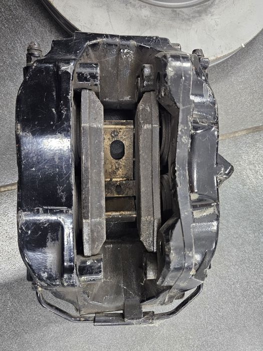 Продам чотирьохпоршневі супорта Brembo, з BMW е38