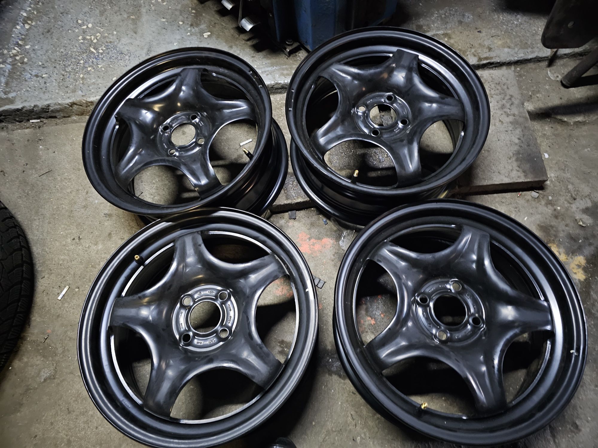 Felgi Stalowe Strukturalne Nowe-Demo Renault-Dacia R16 4x100 ET37-6.5J
