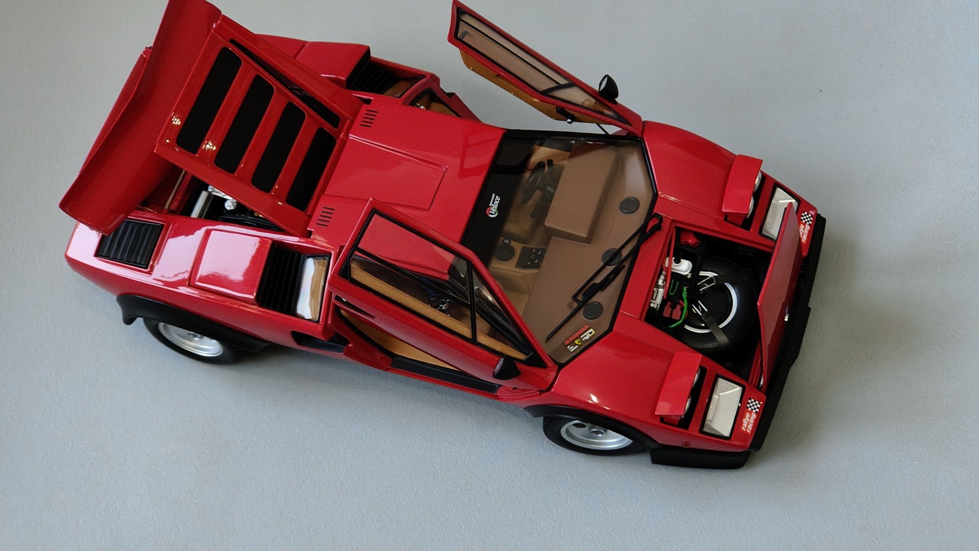 Lamborghini Countach Wolf Kyosho 1/18