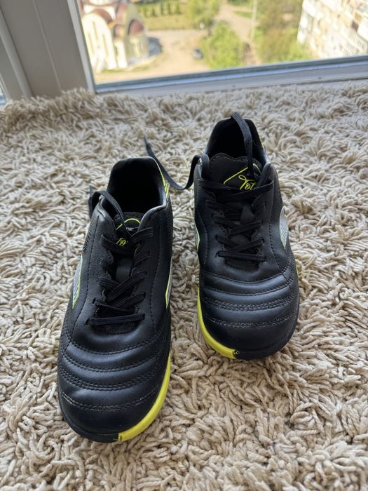 Бутси на хлопчика 31-32 розмір