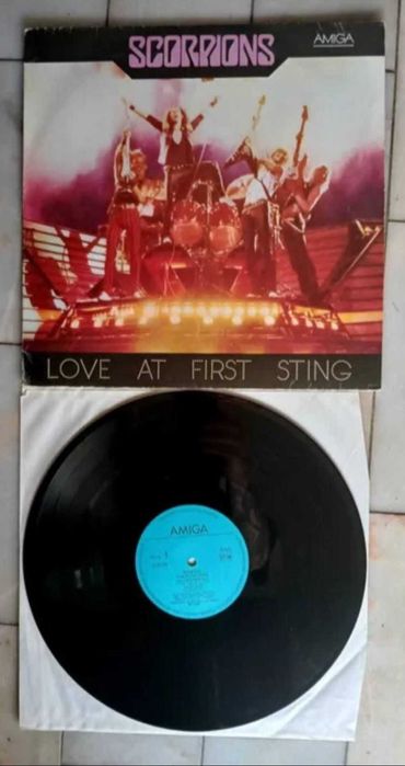 Scorpions - Love at first sting. 
 (Checoslováquia/RDA) VINIL