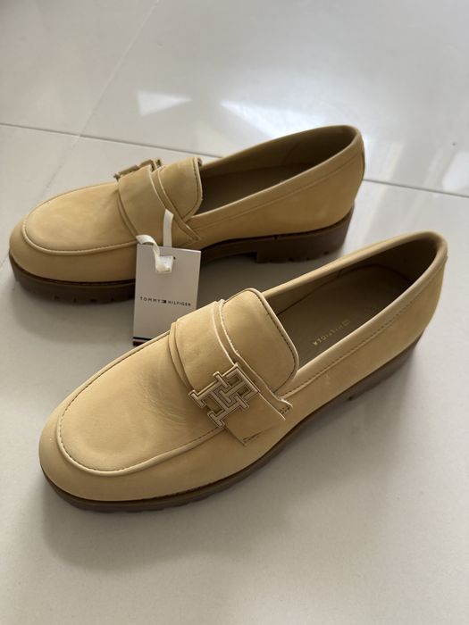 Skórzane loafersy mokasyny TOMMY HILFIGER nowe z metką r. 40 beżowe