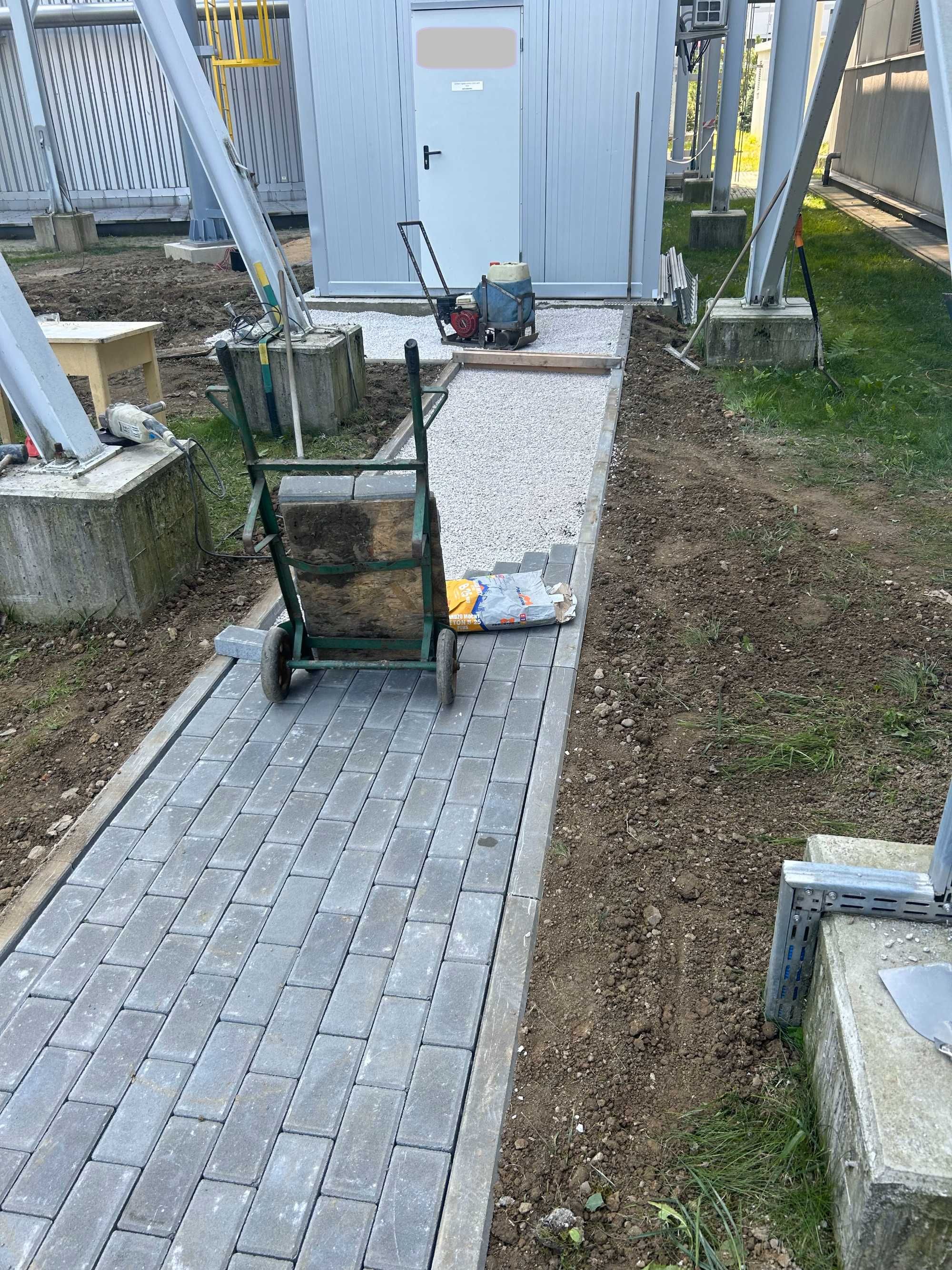 Usługi koparko ładowarką i minikoparką