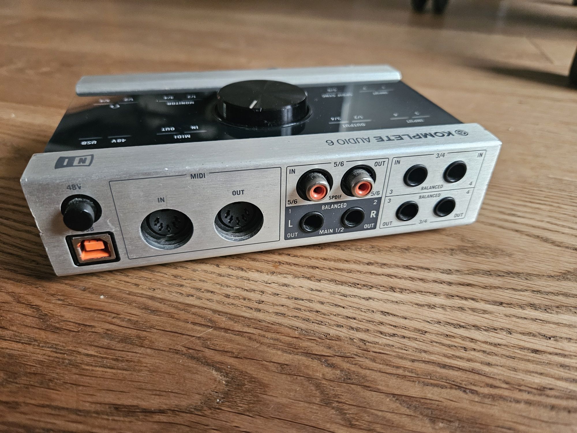 Native Instruments KOMPLETE AUDIO 6 Digital Recording Interface