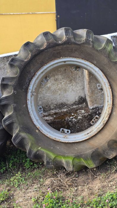 Vendo Rodas para trator USADAS BARATAS.