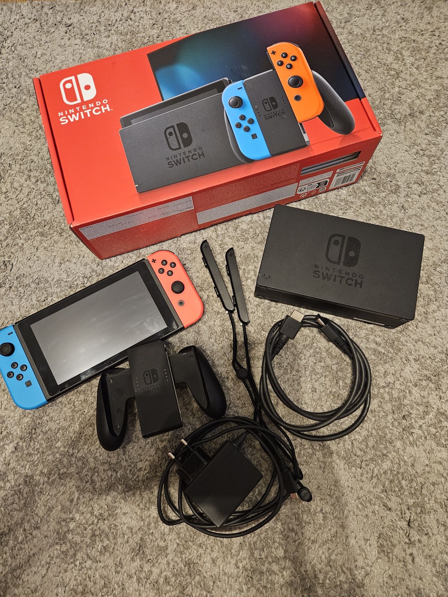 Nintendo switch pudełko plus etui i karta pamięci