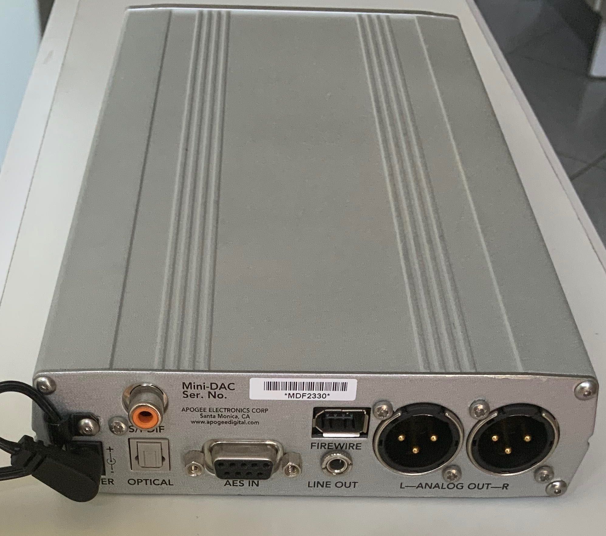 Apogee Mini-DAC: Conversor de Audio Digital Analógico Profissional