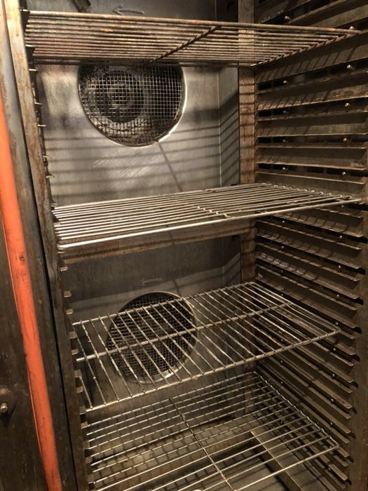 Піч конвекційна. Пароконвектомат, професійна техніка.