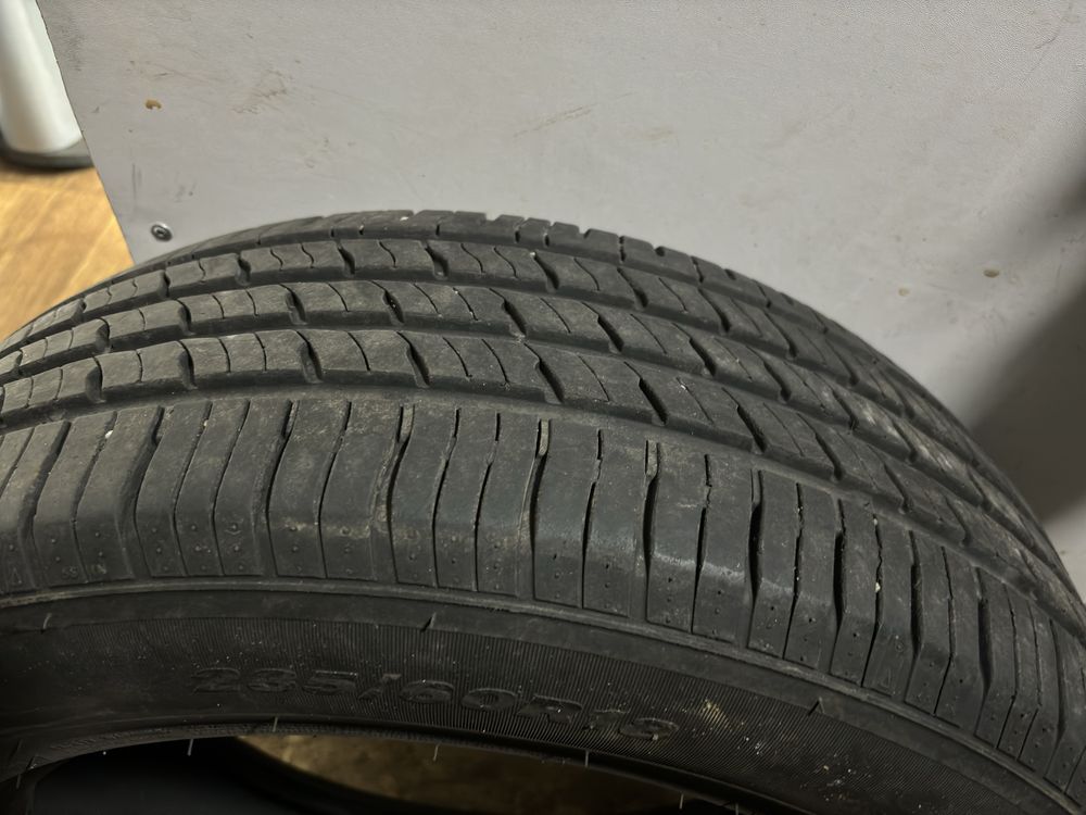 Продам літні шини гуму резину Roadstone RU5 235/60r18 в гарному стані